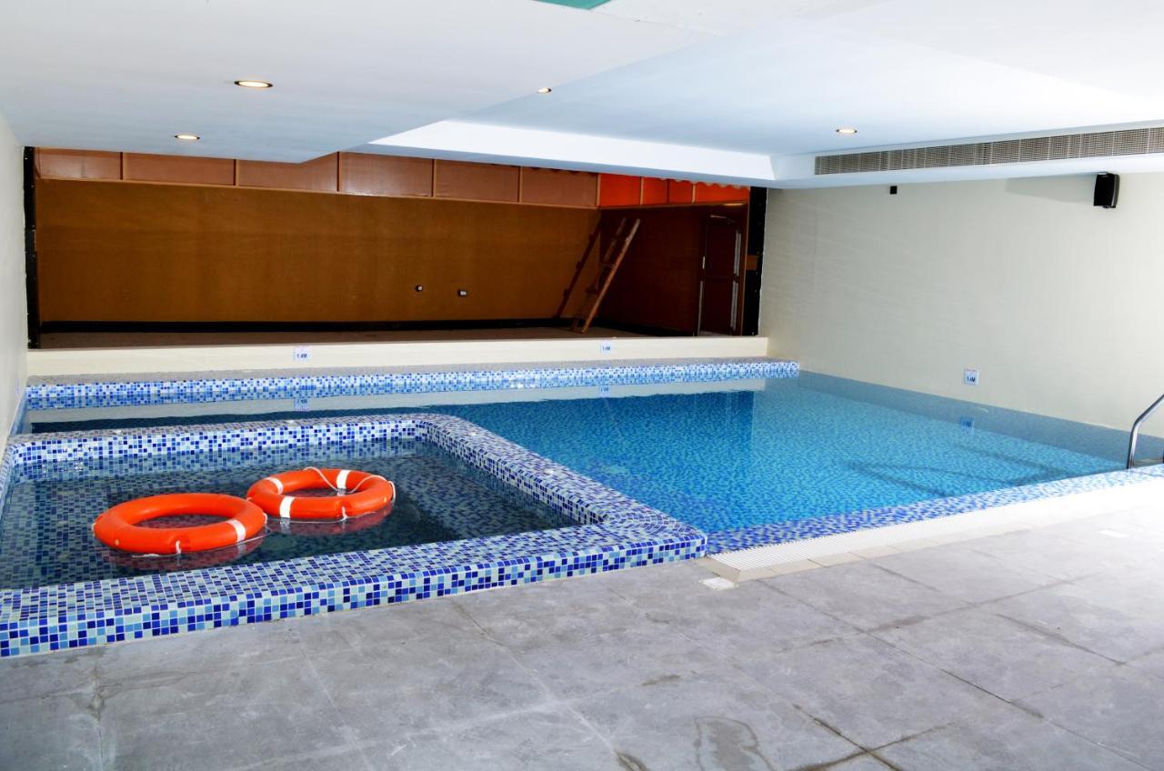 Nooh Tower Apartment Al Hidd Exterior foto