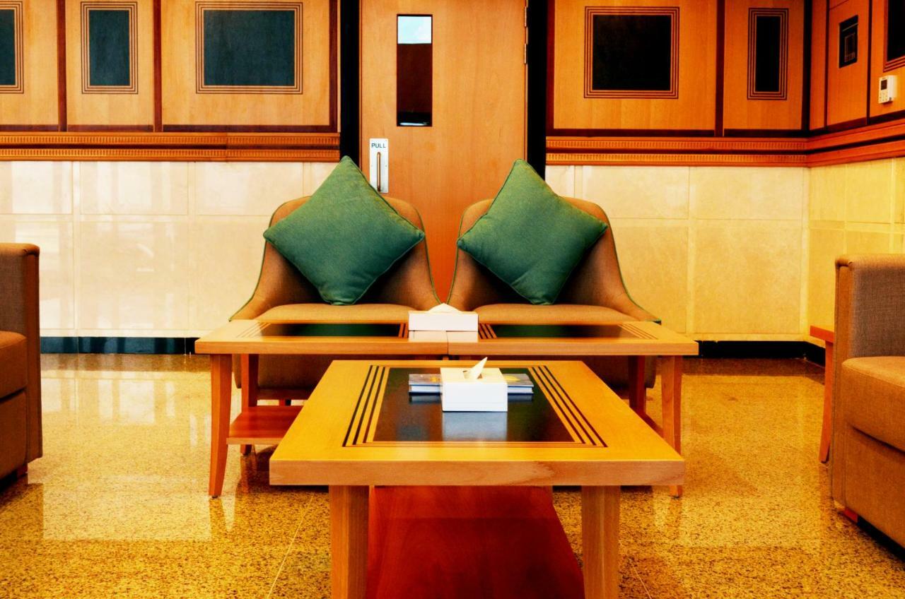 Nooh Tower Apartment Al Hidd Exterior foto