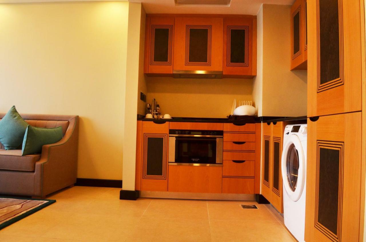 Nooh Tower Apartment Al Hidd Exterior foto