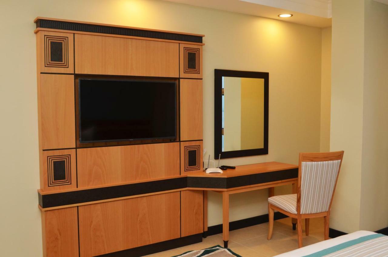Nooh Tower Apartment Al Hidd Exterior foto