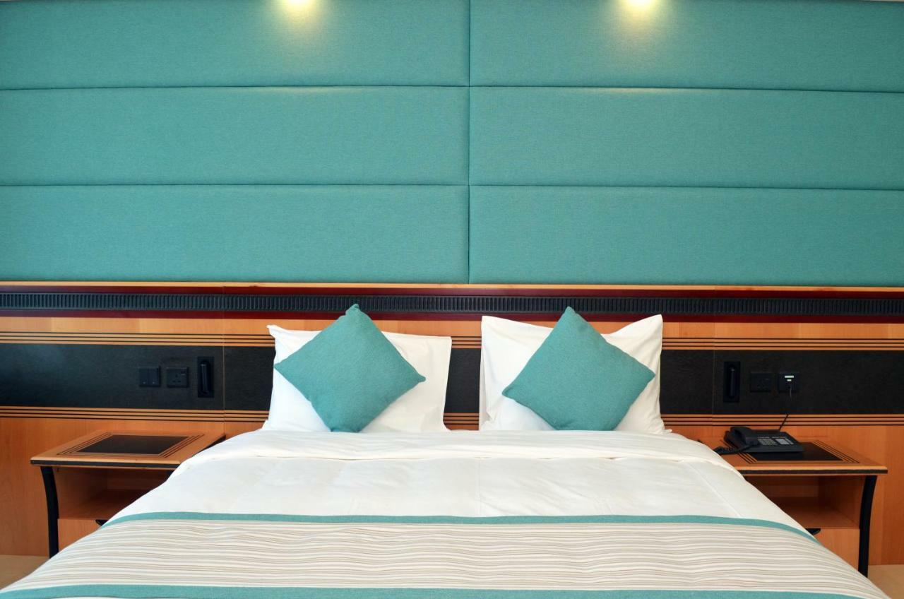 Nooh Tower Apartment Al Hidd Exterior foto