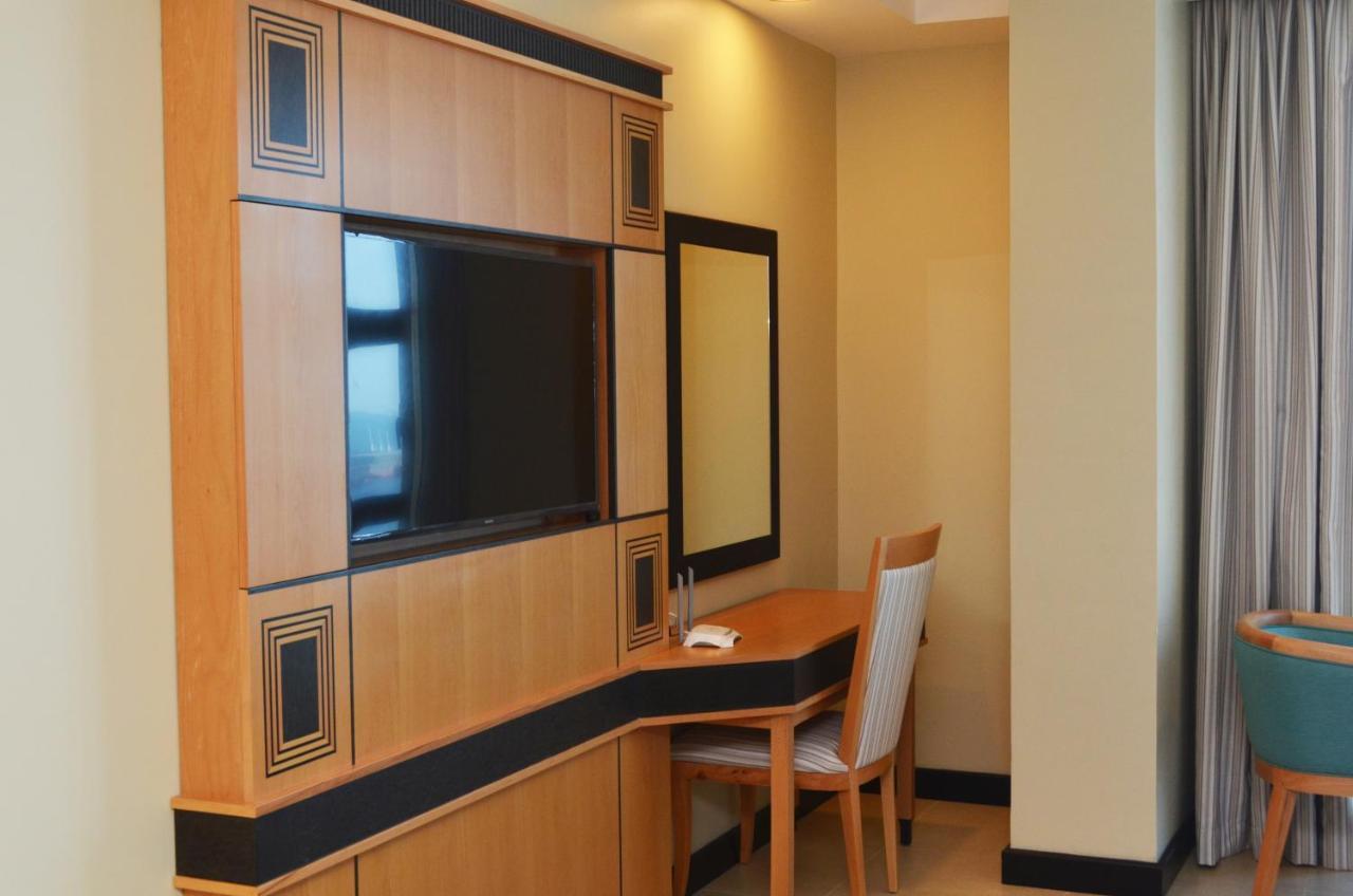 Nooh Tower Apartment Al Hidd Exterior foto